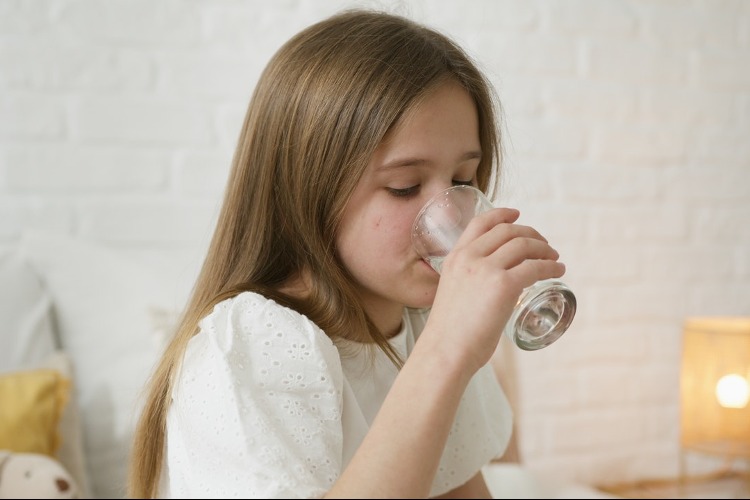 How Does Alkaline Water Benefit Children?